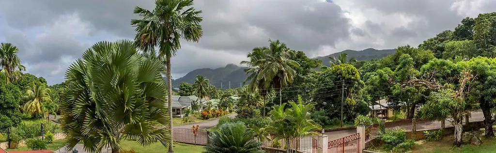 *** Couette-café The Orchard Holiday Home Grand Anse  Seychelles