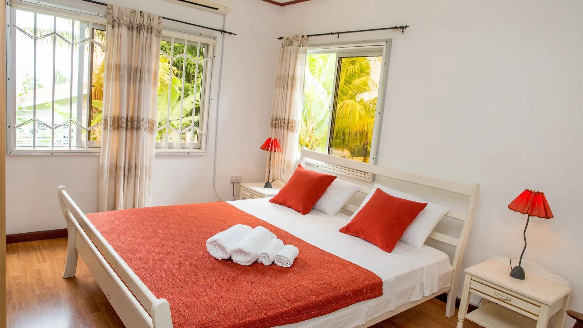 *** Couette-café The Orchard Holiday Home Grand Anse  Seychelles